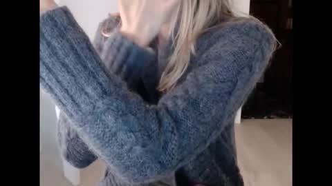 Snapshot of hornyssima chatting on 11.26.25 Hornyssima online show from 11.26.25