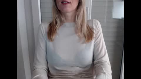 Snapshot of hornyssima chatting on 12.04.25 Hornyssima online show from 12.04.25