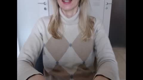 Snapshot of hornyssima chatting on 01.10.26 Hornyssima online show from 01.10.26