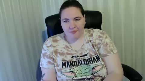 Snapshot of hot2panthers chatting on 11.16.25 hot2panthers online show from 11.16.25