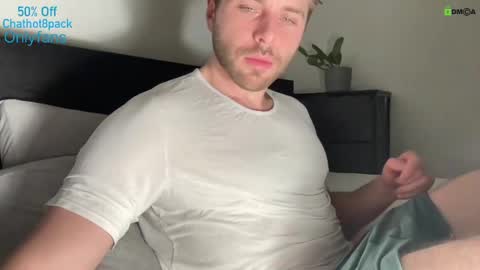 Snapshot of hot8pack01 chatting on 02.13.25 Edward aka Wolf online show from 02.13.25