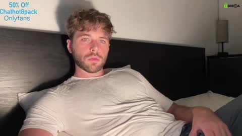 Snapshot of hot8pack01 chatting on 09.10.25 Edward aka Wolf online show from 09.10.25