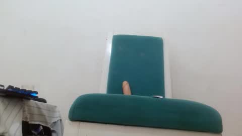 Snapshot of hot_and_complacent chatting on 01.10.25 Private open online show from 01.10.25