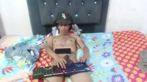 Snapshot of hot_and_complacent chatting on 01.28.25 Private open online show from 01.28.25