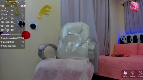 Snapshot of hot_beauty__ chatting on 01.05.25 VALENTINA online show from 01.05.25