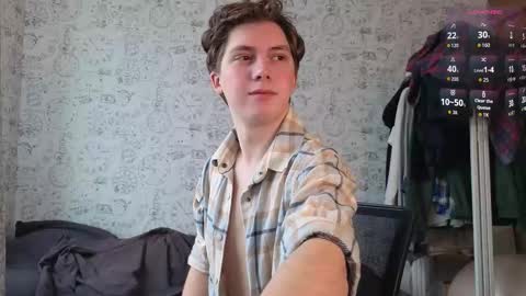 Snapshot of hot_boy_oscar chatting on 10.05.25 Oscar online show from 10.05.25