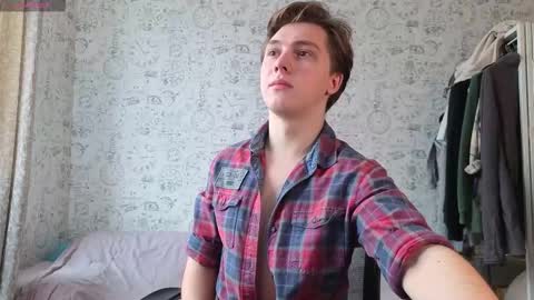 Snapshot of hot_boy_oscar chatting on 10.10.25 Oscar online show from 10.10.25