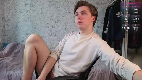 Snapshot of hot_boy_oscar chatting on 10.14.25 Oscar online show from 10.14.25