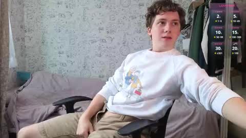 Snapshot of hot_boy_oscar chatting on 10.21.25 Oscar online show from 10.21.25