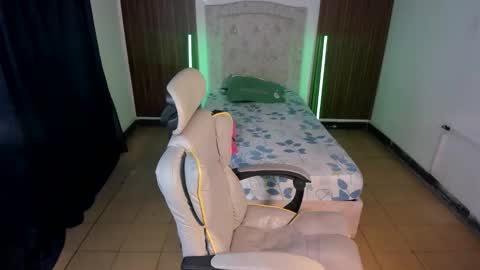 hot bunny online show from 11.14.25