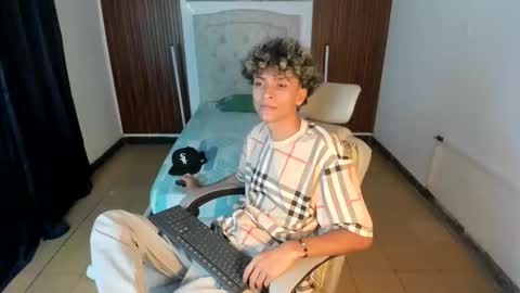 hot bunny online show from 11.28.25