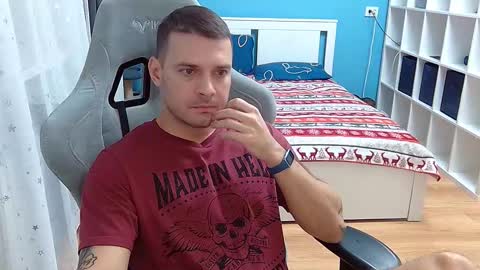 Snapshot of hot_cap_77 chatting on 12.18.25 hot_cap_77 online show from 12.18.25