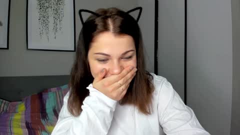 Snapshot of hot_chill__ chatting on 01.06.25 LiluCaroline online show from 01.06.25