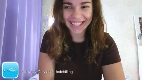 Snapshot of hot_chill__ chatting on 10.22.25 LiluCaroline online show from 10.22.25