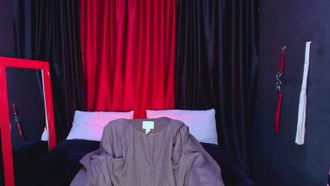 hot chocolate 4u online show from 01.30.25