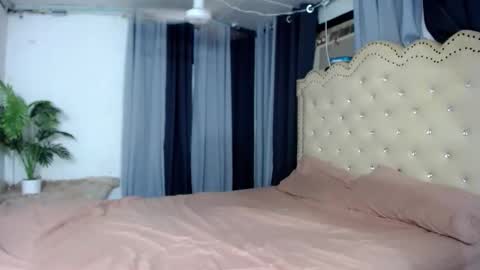 Snapshot of hot_fucker_ chatting on 12.01.25 hot_fucker_ online show from 12.01.25