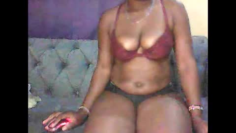 hot_latifah online show from 04.21.26