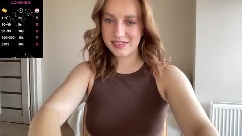 Snapshot of hot_lliinns chatting on 10.11.25 Lina online show from 10.11.25
