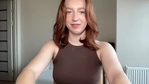 Snapshot of hot_lliinns chatting on 11.04.25 Lina online show from 11.04.25