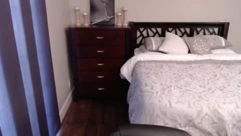 Snapshot of hot_milfy_mom chatting on 02.02.26 Rose Redwood online show from 02.02.26