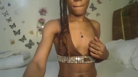 Snapshot of hot_petite100 chatting on 10.17.25 hot petite100 online show from 10.17.25