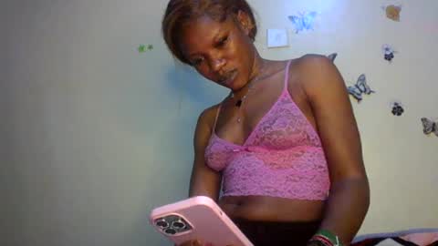 Snapshot of hot_petite100 chatting on 07.15.26 hot petite100 online show from 07.15.26