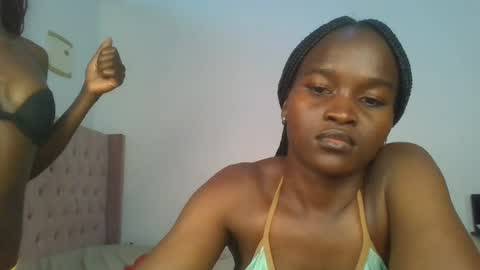 Snapshot of hot_petite12 chatting on 06.27.26 Petite online show from 06.27.26