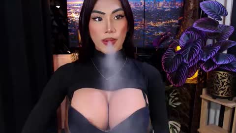 Julli Anna online show from 12.05.25