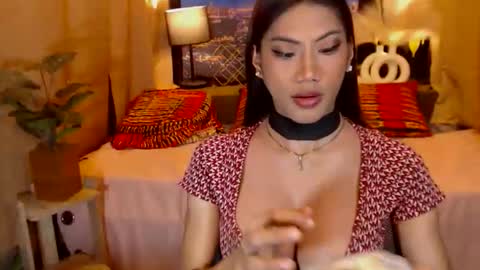 Julli Anna online show from 04.24.26