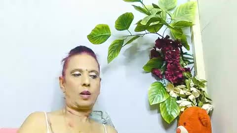 Snapshot of hot_queen58 chatting on 06.19.26 hot queen online show from 06.19.26