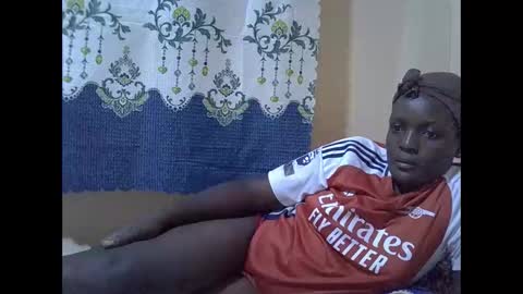 Snapshot of hot_raylah chatting on 12.03.25 RAYLAH online show from 12.03.25