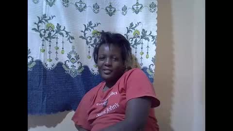 Snapshot of hot_raylah chatting on 12.05.25 RAYLAH online show from 12.05.25