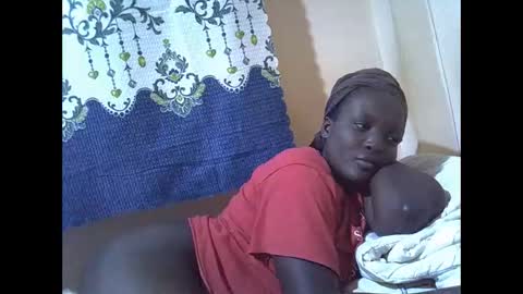 Snapshot of hot_raylah chatting on 12.13.25 RAYLAH online show from 12.13.25