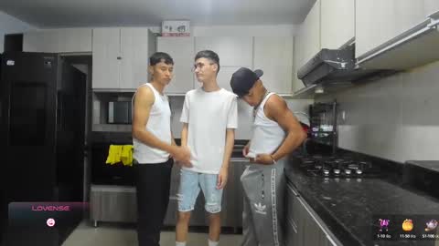 Snapshot of hot_sexmature chatting on 10.06.25 Vanesa Oliver and Andrew online show from 10.06.25