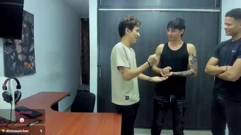 Snapshot of hot_sexmature chatting on 01.18.26 Vanesa Oliver and Andrew online show from 01.18.26