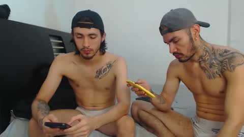 Hot Sharks   online show from 02.23.25