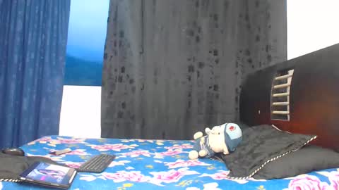 Hot Sharks   online show from 11.14.25