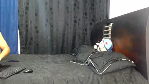 Snapshot of hot_sharks__ chatting on 06.28.26 Hot Sharks online show from 06.28.26