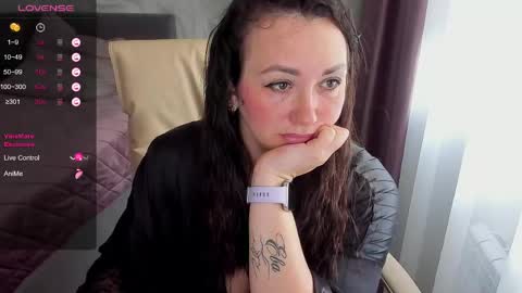 Snapshot of hot_squirtgirl chatting on 06.10.26 Vasilisa online show from 06.10.26