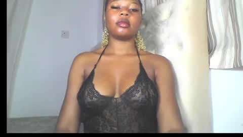 Snapshot of hot_stellaa chatting on 05.22.26 Stella online show from 05.22.26