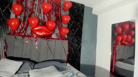 Hot Summer Boy online show from 02.14.26