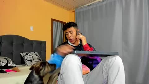 Snapshot of hot_twinks83 chatting on 02.13.25 hot_twinks83 online show from 02.13.25