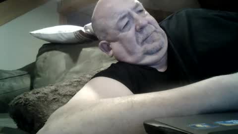 Snapshot of hotandhornyxxx1 chatting on 12.19.24 Hot and Horny online show from 12.19.24