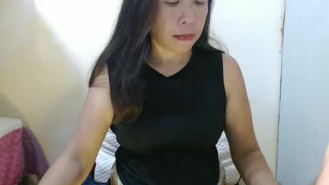 Snapshot of hotasianyue69 chatting on 12.03.25 hotasianyue69 online show from 12.03.25