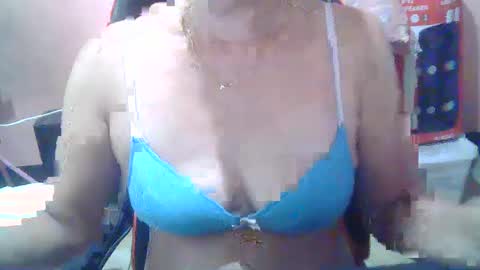Snapshot of hotbetty_45 chatting on 03.02.25 hotbetty_45 online show from 03.02.25