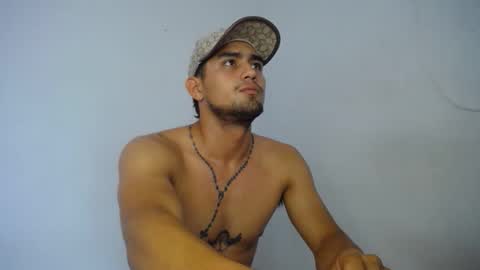 Snapshot of hotboy69nino chatting on 11.04.25 hotboy69nino online show from 11.04.25