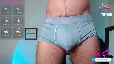 Alex Neon online show from 11.17.25