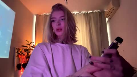 Snapshot of hotchubently chatting on 03.03.25 hotchubently online show from 03.03.25