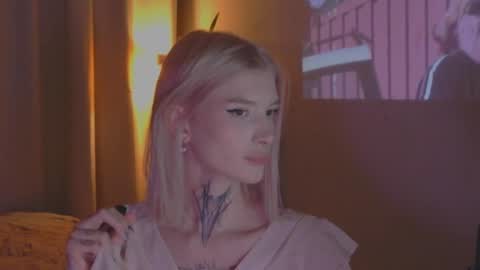 Snapshot of hotchubently chatting on 03.04.25 hotchubently online show from 03.04.25