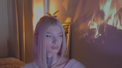 Snapshot of hotchubently chatting on 03.05.25 hotchubently online show from 03.05.25